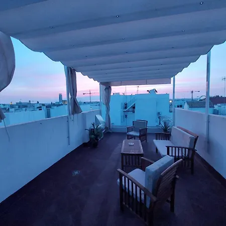 Mintystay - Penthouse Feria דירה